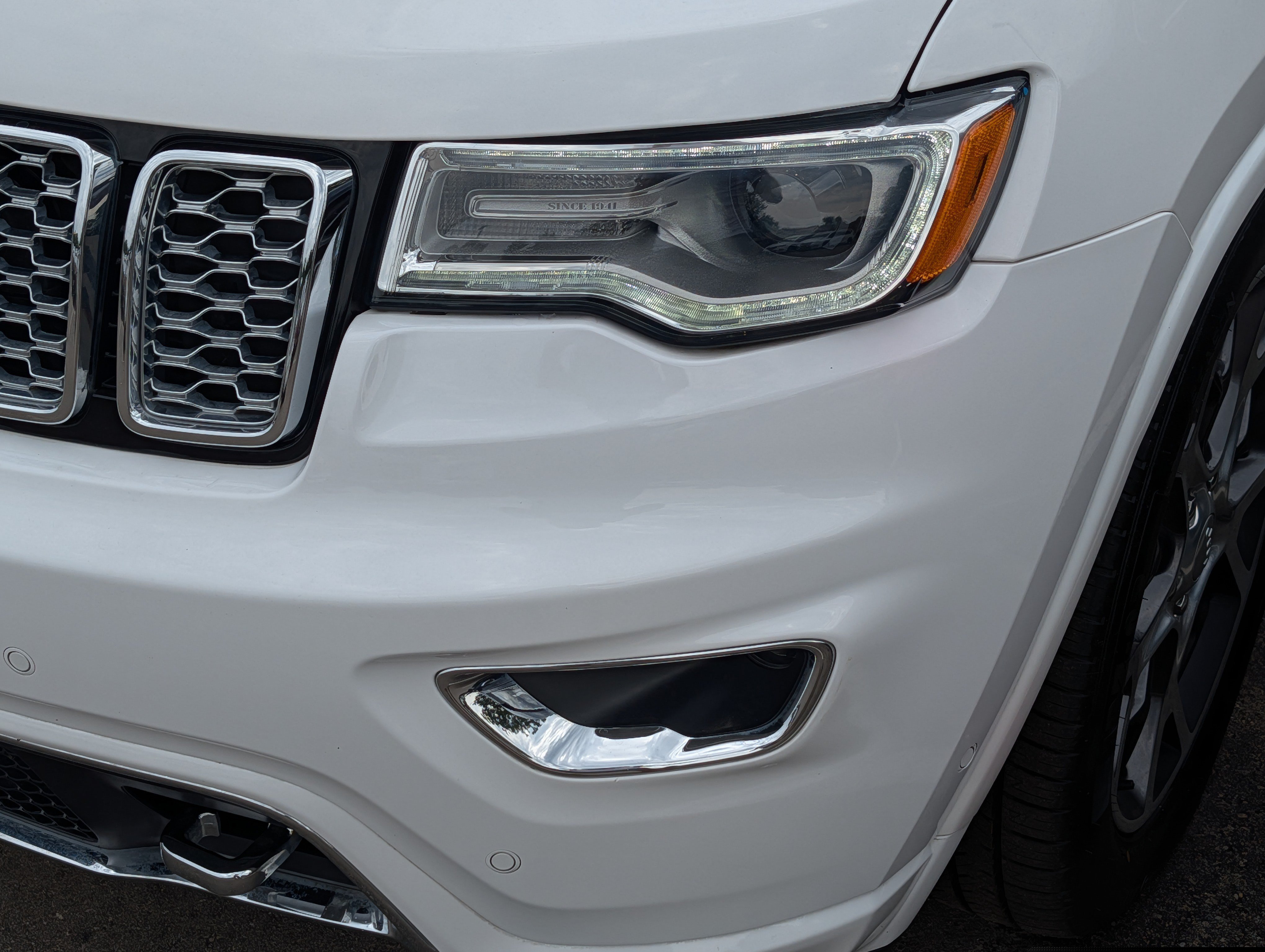 Used 2019 Jeep Grand Cherokee Overland AWD/4WD image 16