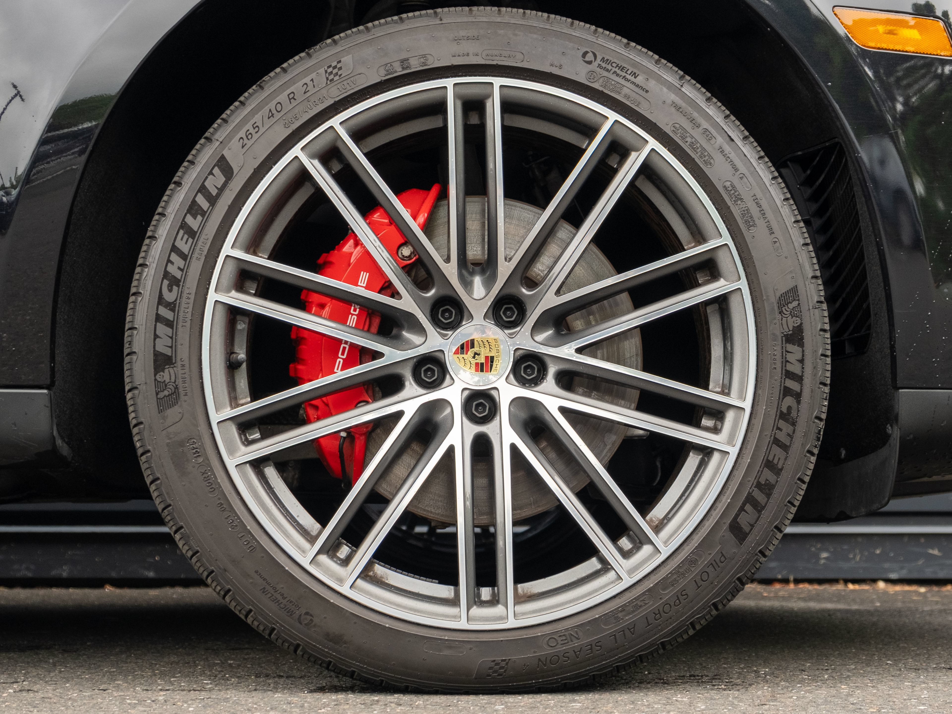 Certified 2025 Porsche Macan S AWD/4WD image 15