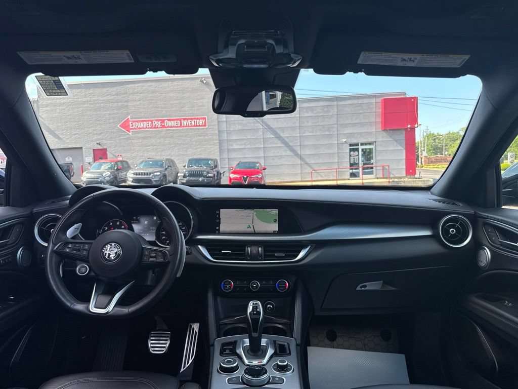 Used 2023 Alfa Romeo Stelvio Veloce AWD/4WD image 34