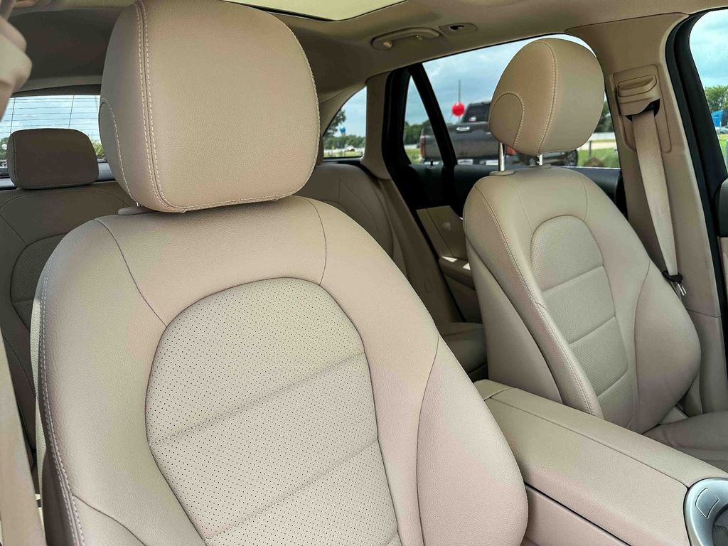 Used 2020 Mercedes-Benz GLC 300 image 24