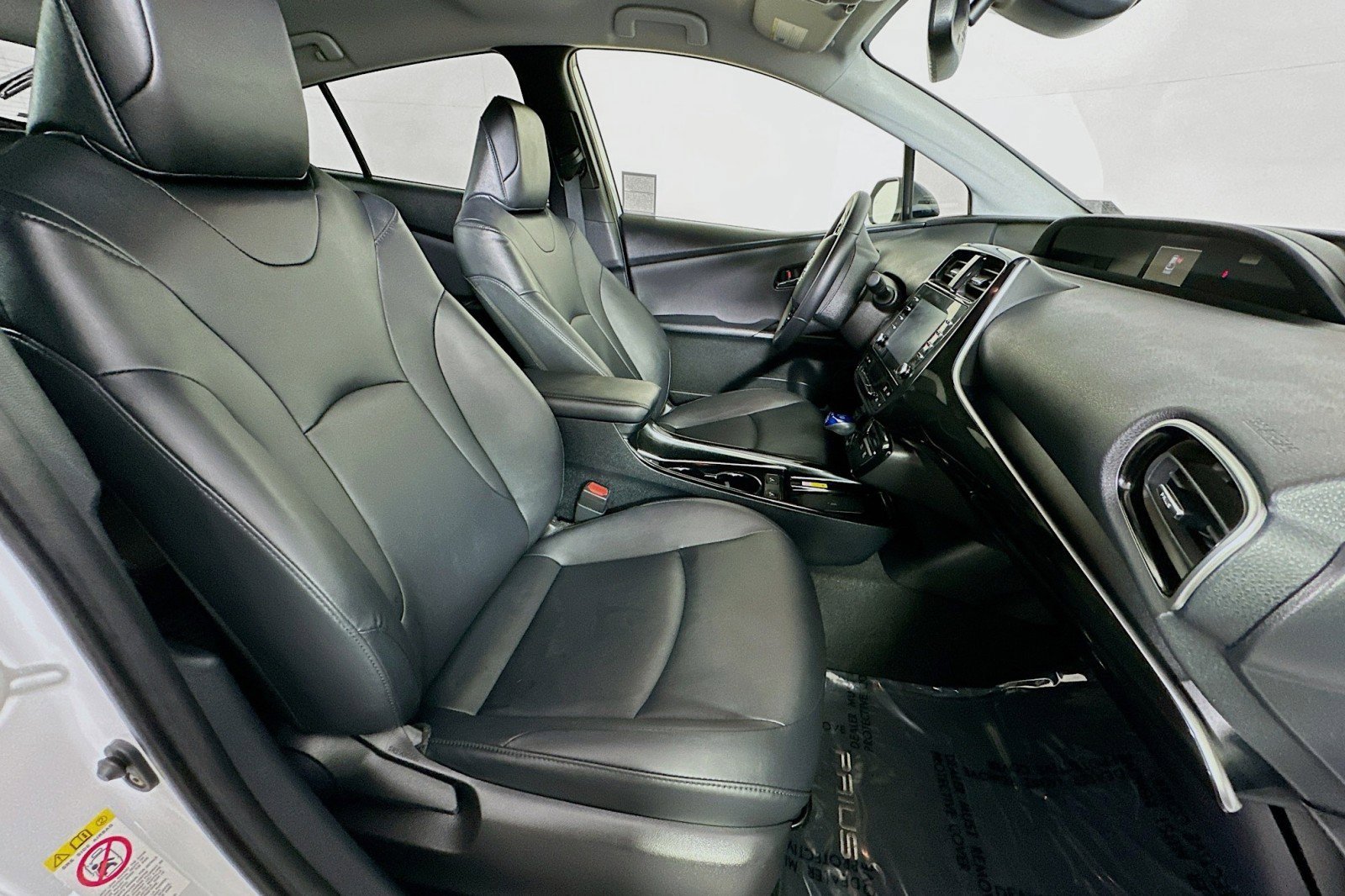 Used 2022 Toyota Prius image 8