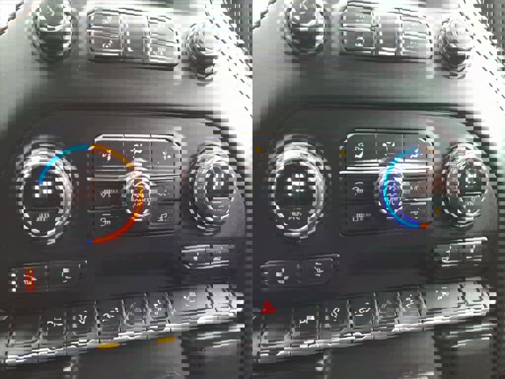 Used 2020 Chevrolet Silverado 1500 RST w/ All-Star Edition image 19