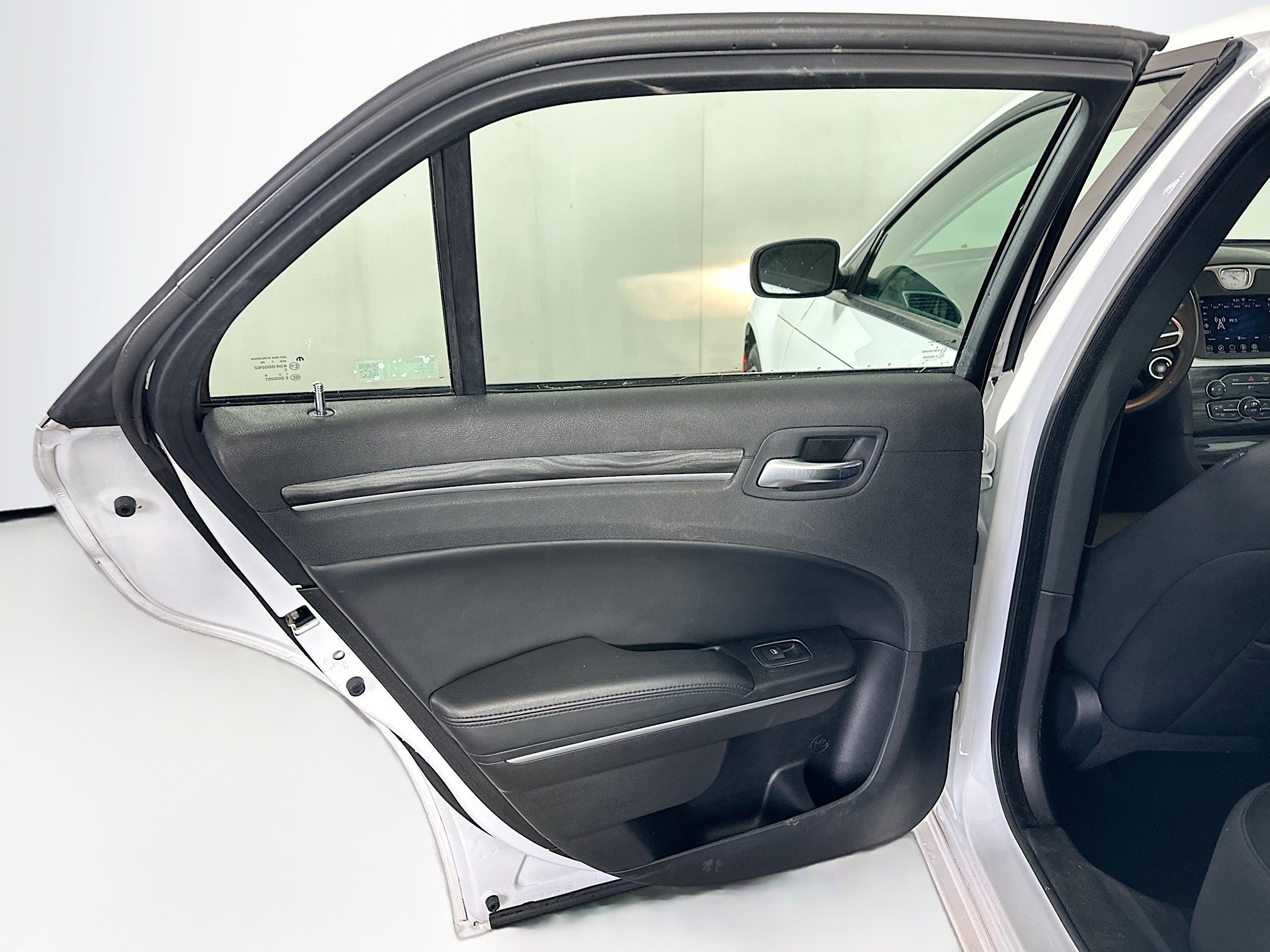 Used 2022 Chrysler 300 Touring w/ Sport Appearance Package image 24