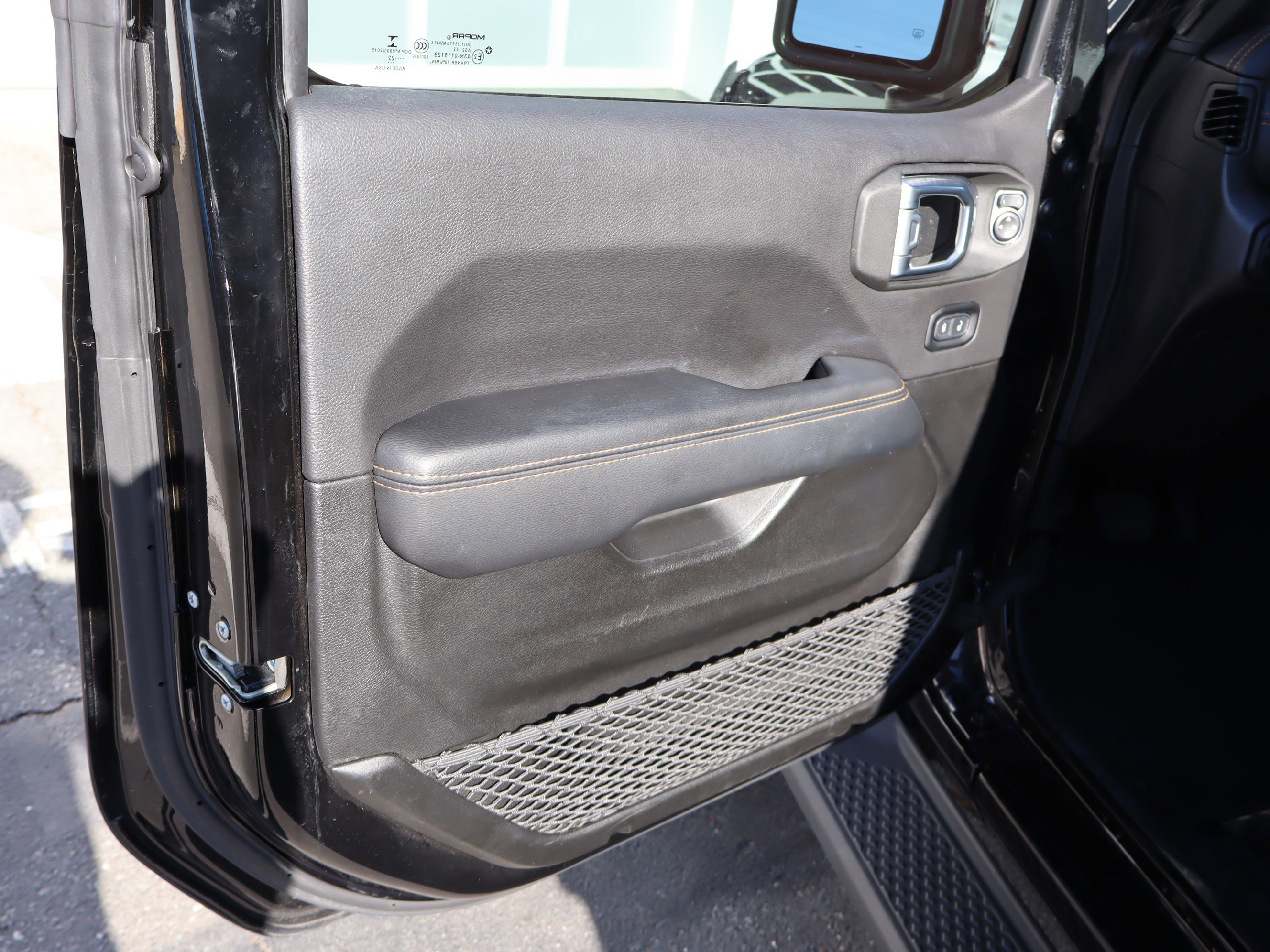 Used 2022 Jeep Gladiator Overland image 18