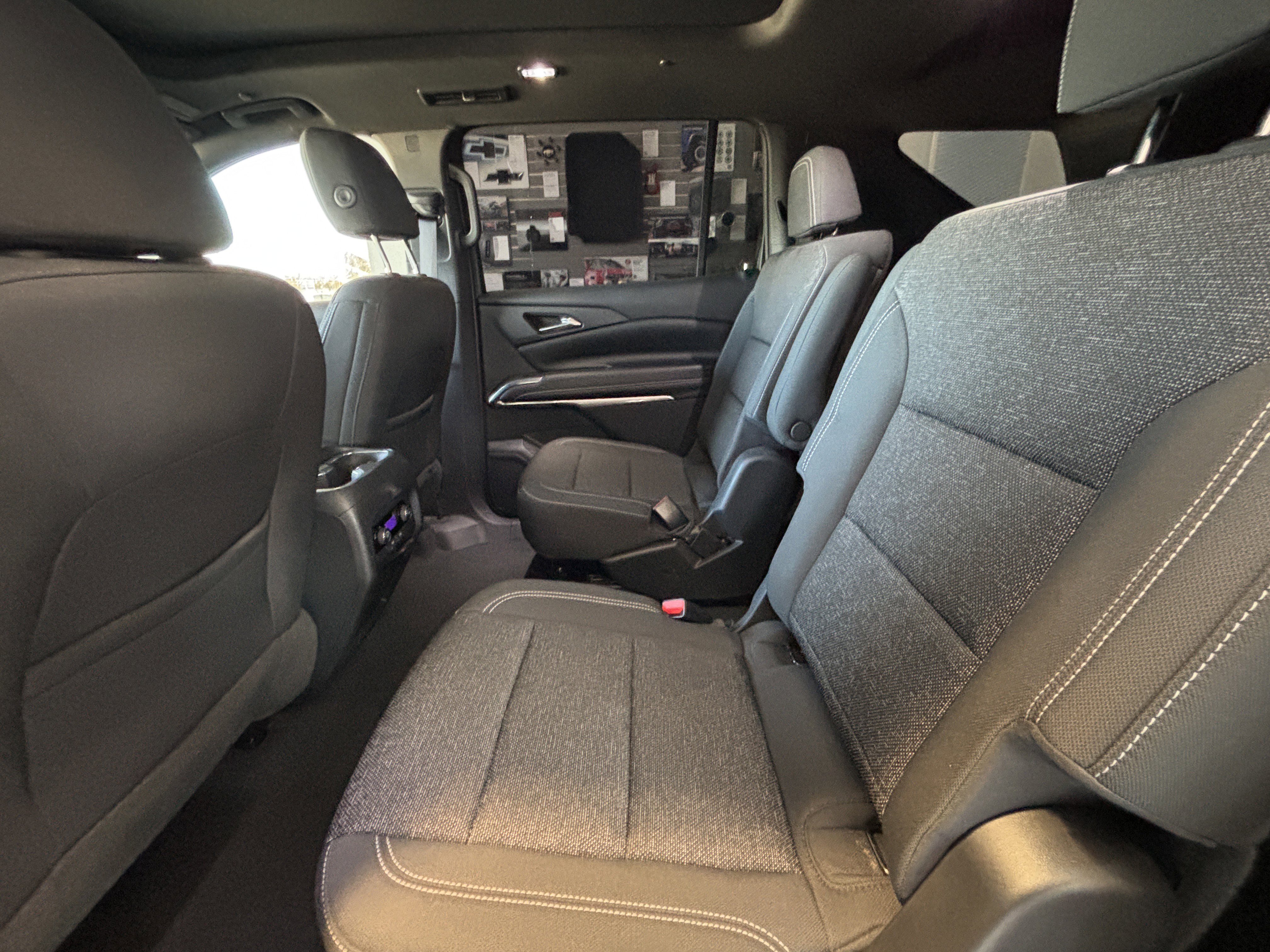 Used 2025 Chevrolet Traverse LT w/ Sun and Wheel Package image 18