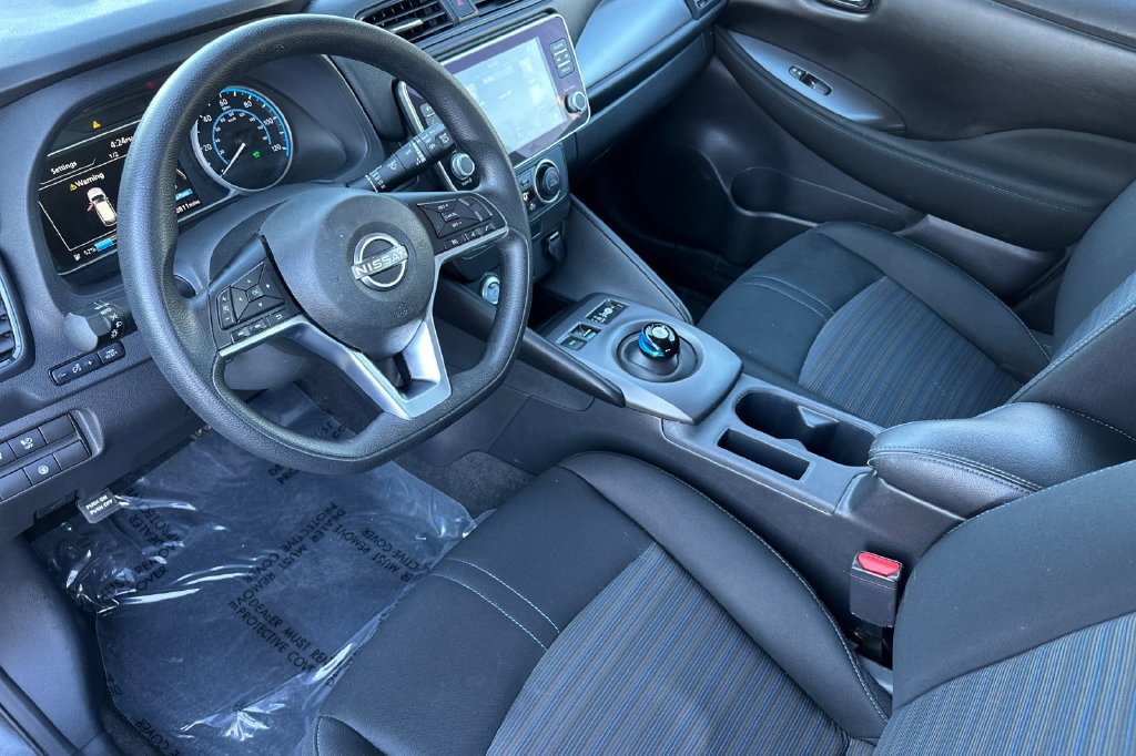 Used 2025 Nissan Leaf S FWD image 9