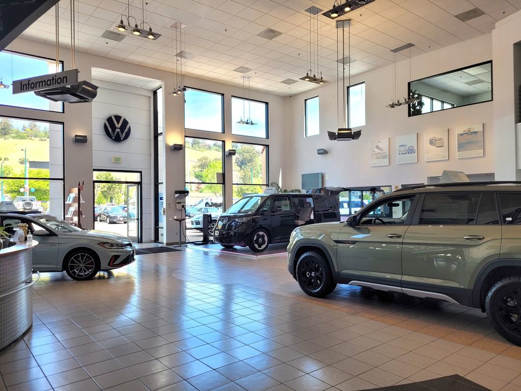 Used 2024 Volkswagen Golf R image 30