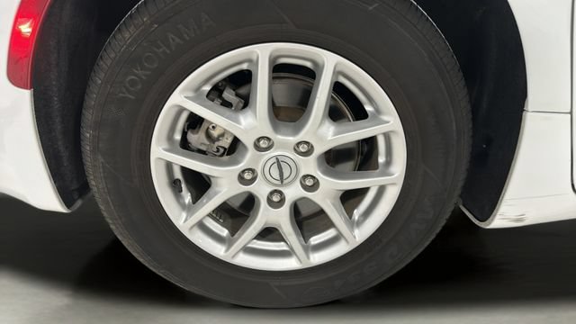 Used 2024 Chrysler Pacifica Touring-L FWD image 30