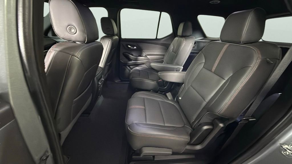 Used 2023 Chevrolet Traverse RS image 25