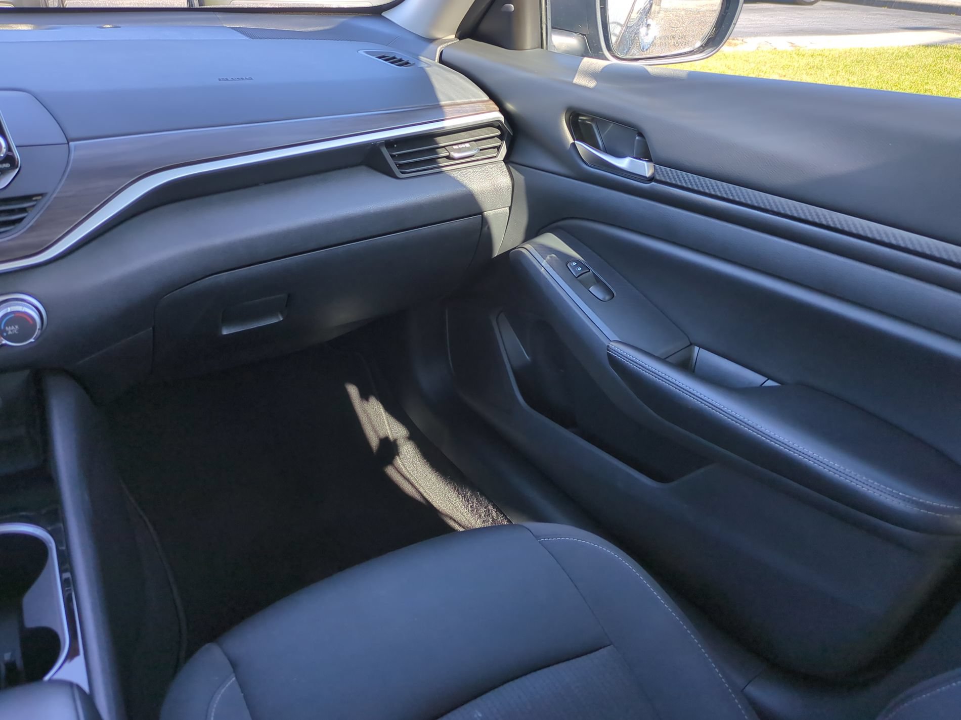 Certified 2024 Nissan Altima 2.5 SV FWD image 16