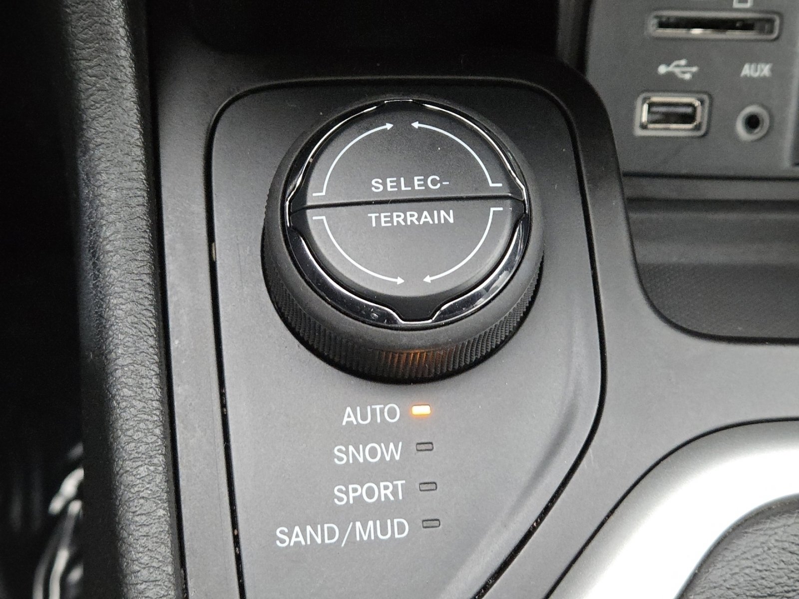 Used 2014 Jeep Cherokee Latitude w/ Comfort/Convenience Group image 7