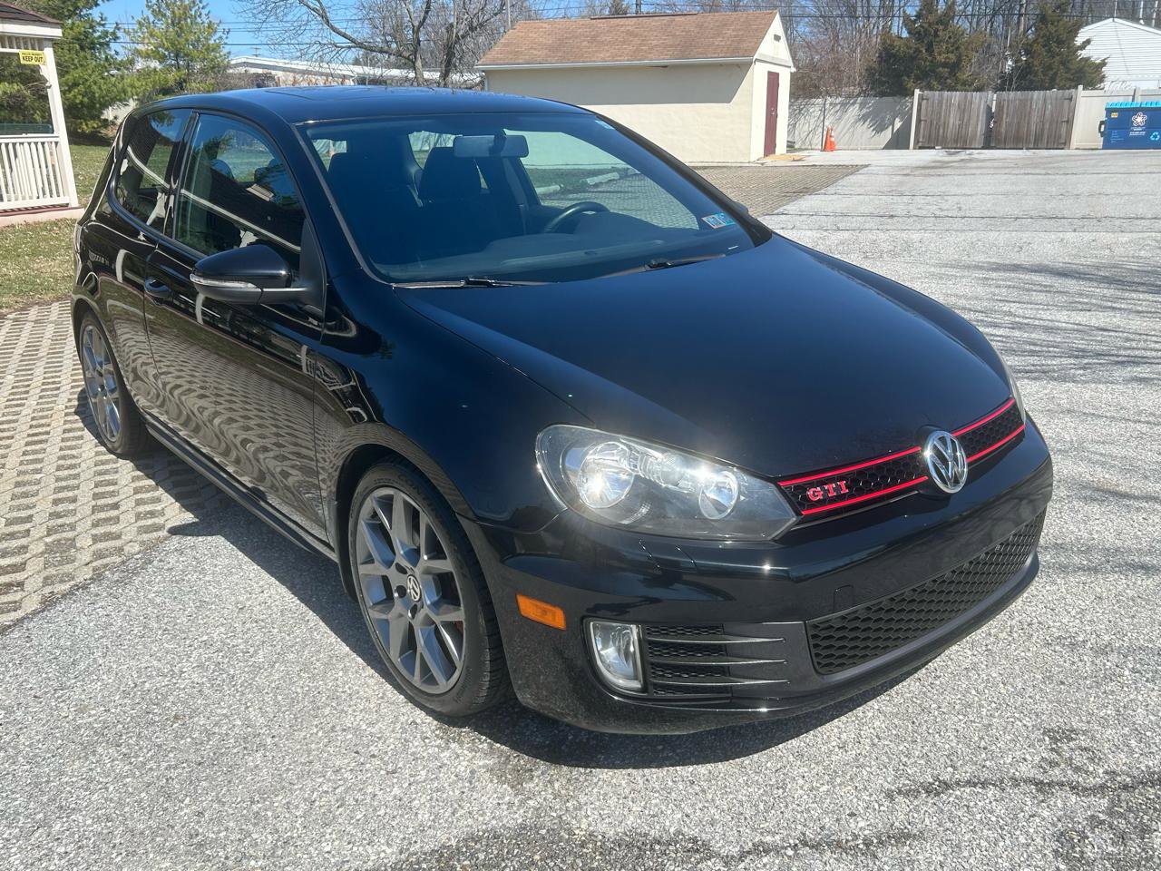 Used 2013 Volkswagen Golf 2-door image 3
