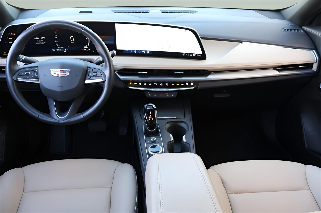 Used 2024 Cadillac XT4 Luxury w/ Cold Weather Package image 14