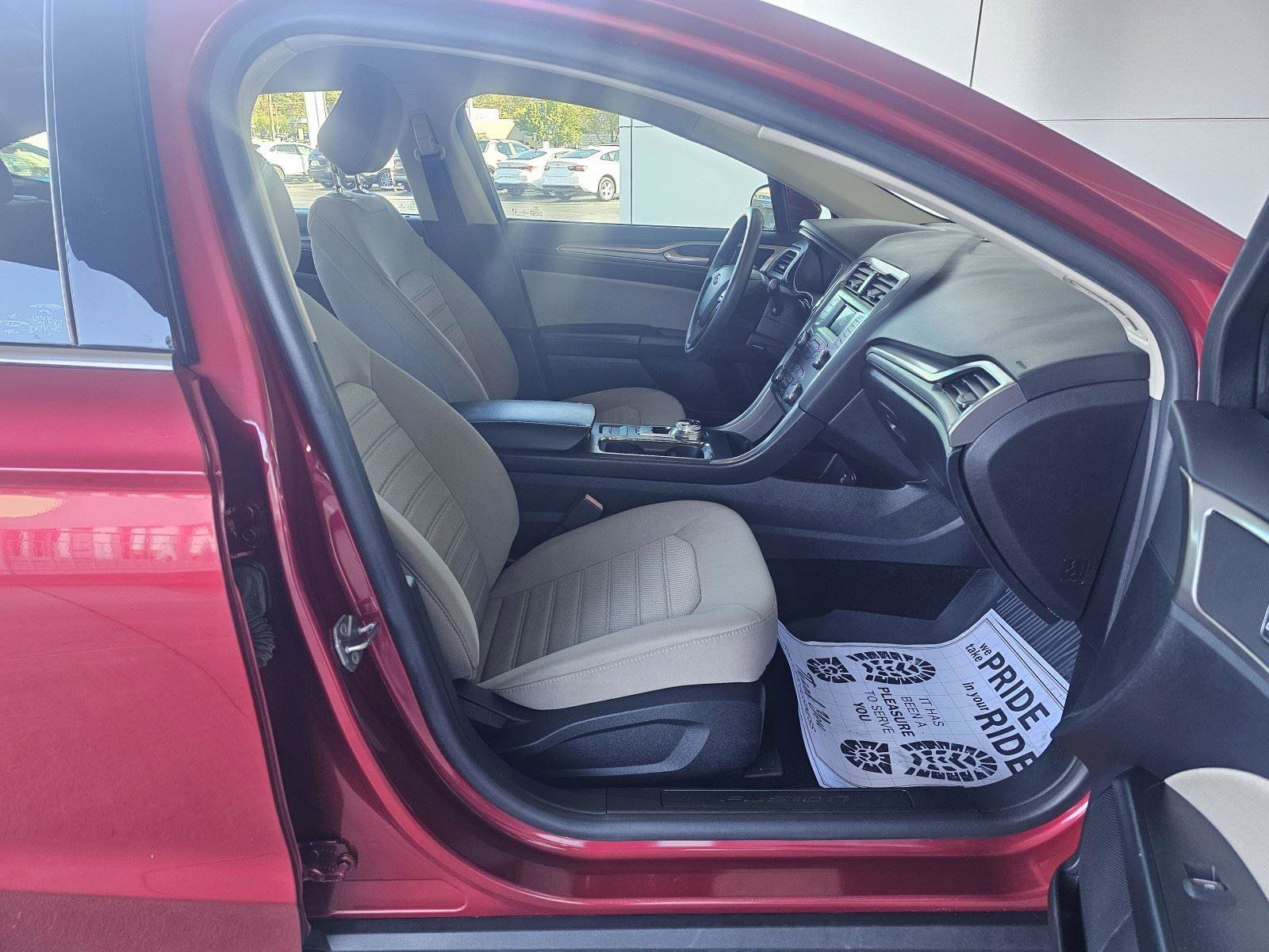 Used 2020 Ford Fusion S image 12