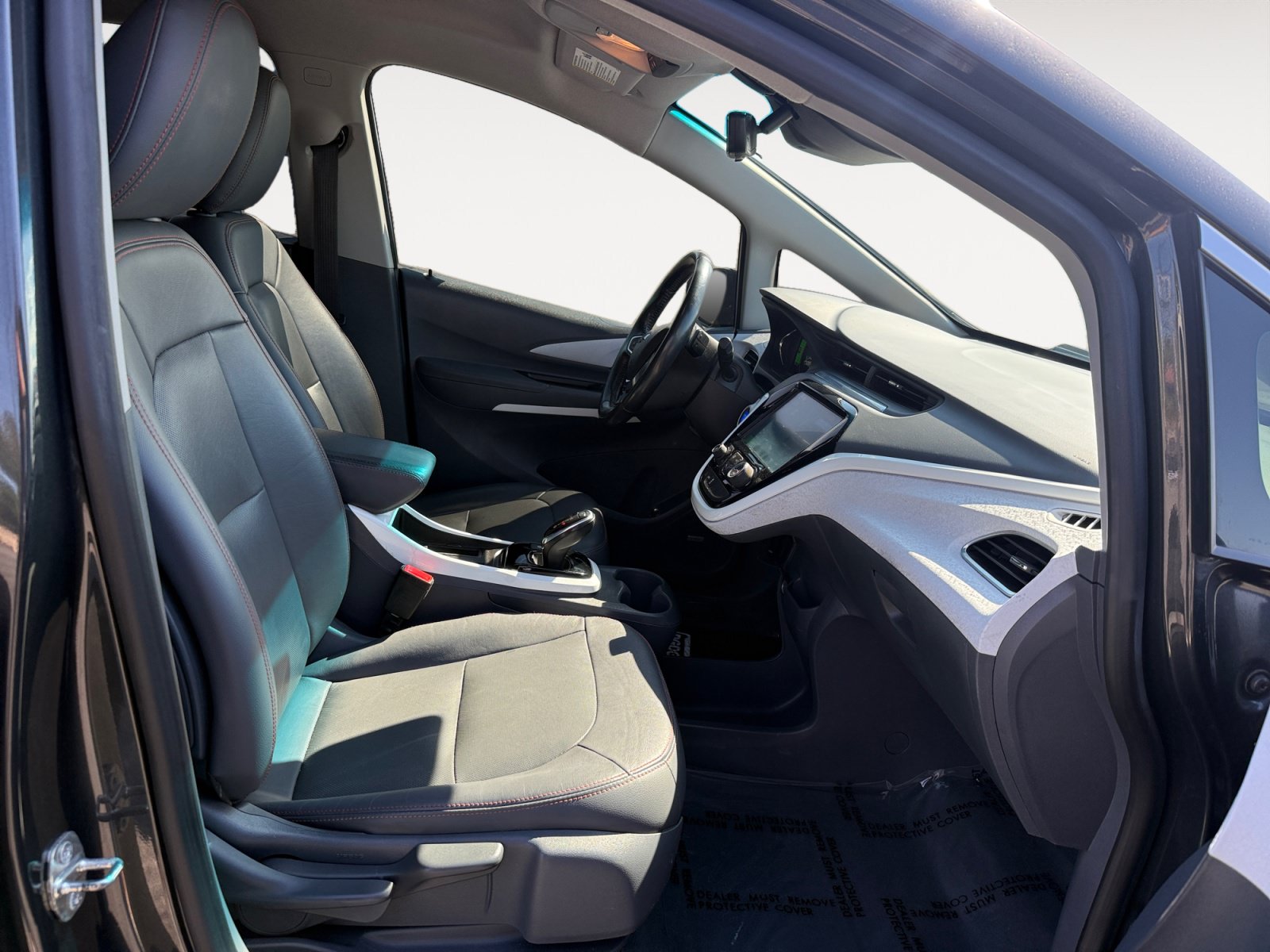 Used 2020 Chevrolet Bolt Premier w/ Infotainment Package FWD image 19