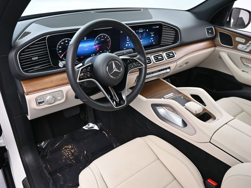 Used 2025 Mercedes-Benz GLE 350 4MATIC image 4
