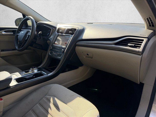 Used 2019 Ford Fusion SE FWD image 30
