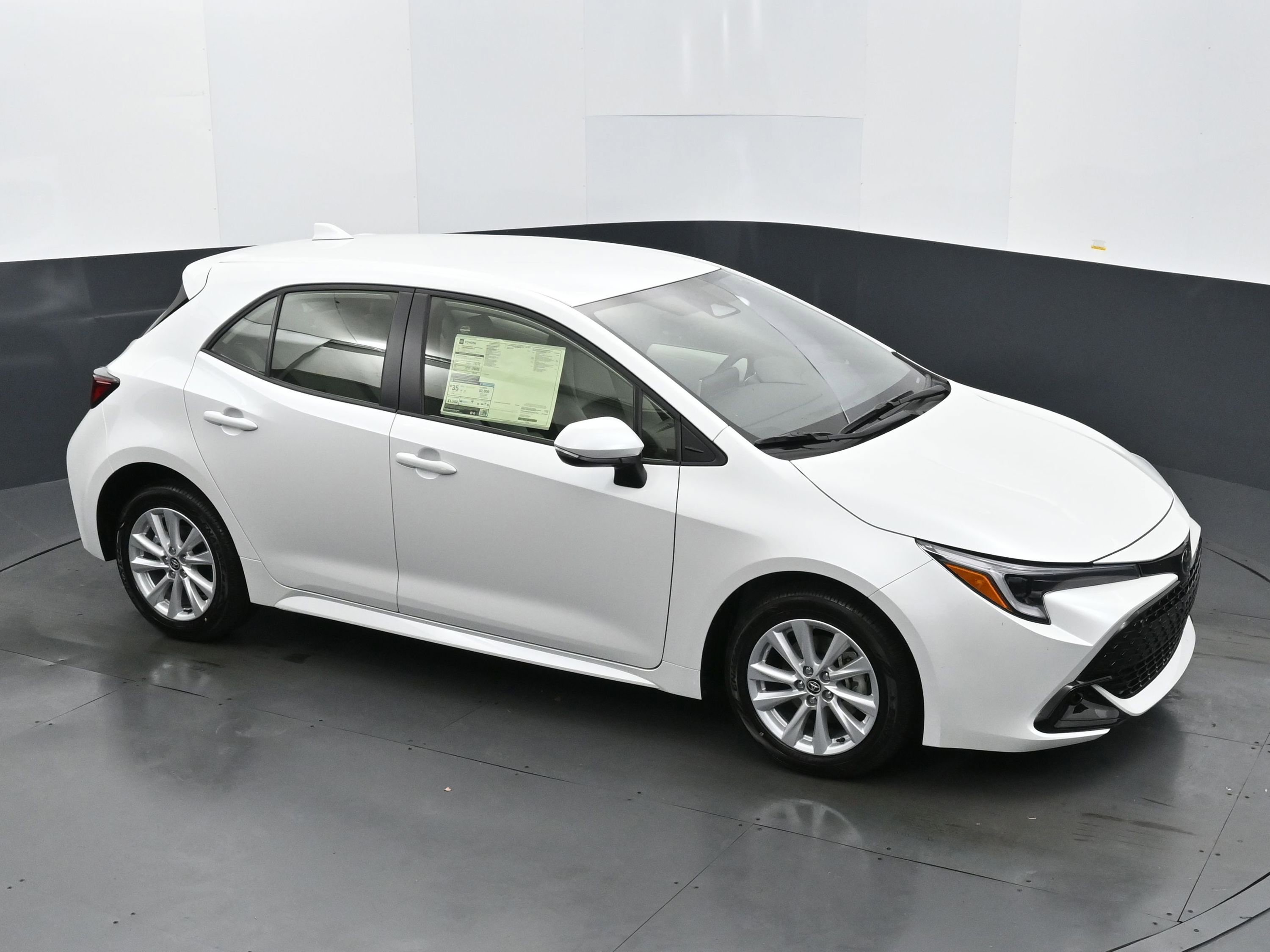 Used 2025 Toyota Corolla SE image 34