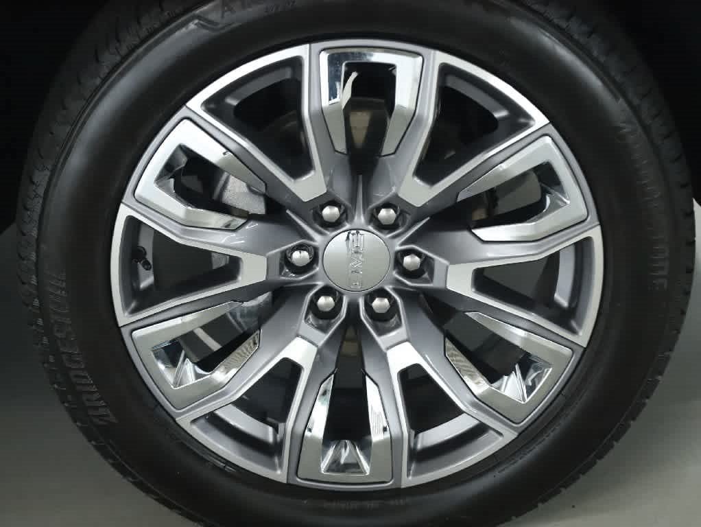 Used 2025 GMC Sierra 1500 Denali w/ Denali Reserve Package AWD/4WD image 10