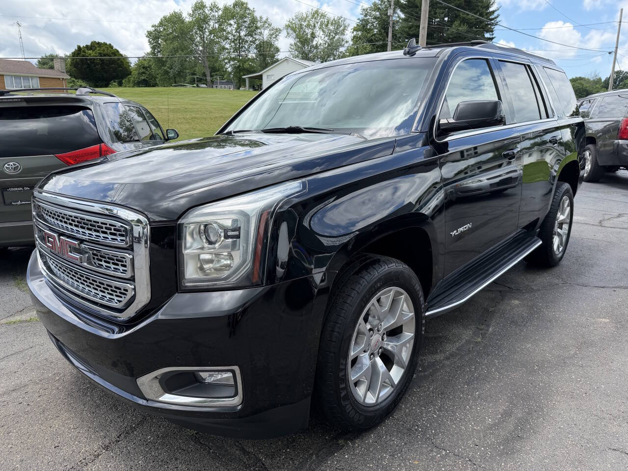 Used 2018 GMC Yukon SLE w/ SLE Value Package AWD/4WD image 2