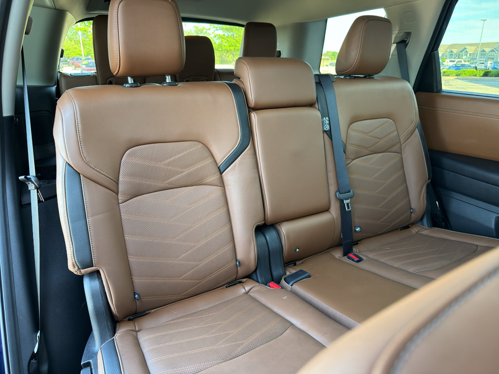 Used 2023 Nissan Pathfinder Platinum w/ Black Appearance Package FWD image 44