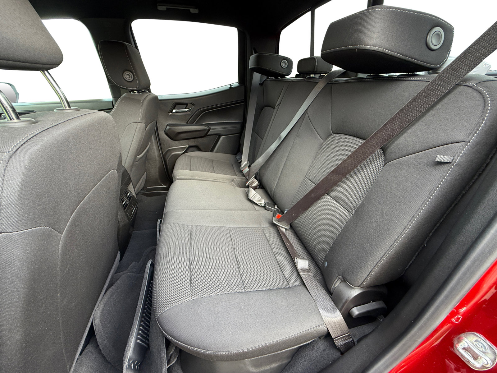 Used 2025 Chevrolet Colorado LT image 16