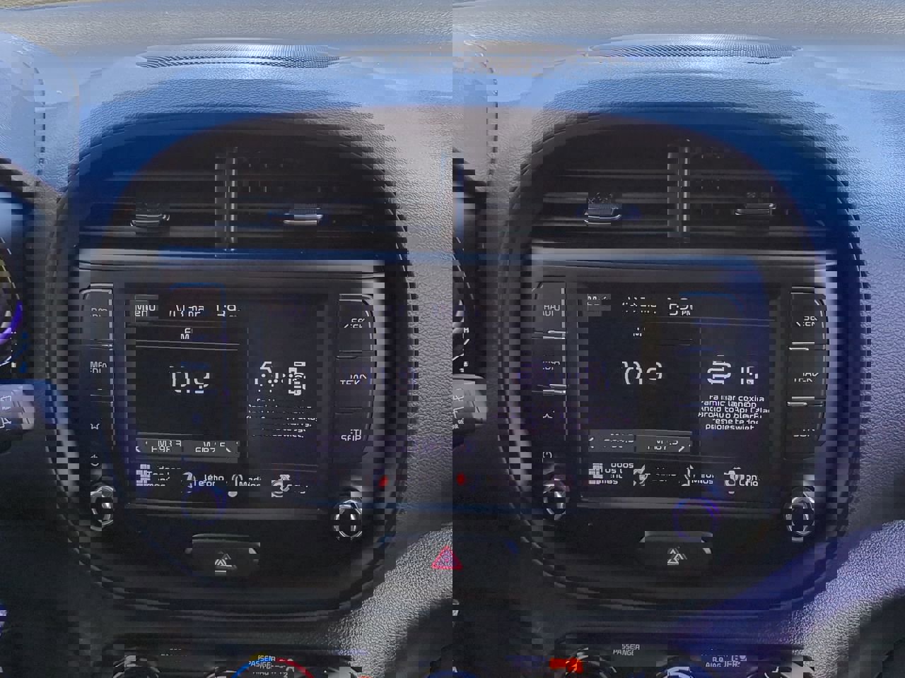 Certified 2025 Kia Soul LX image 18