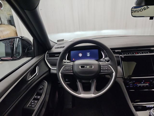 New 2025 Jeep Grand Cherokee Altitude image 12