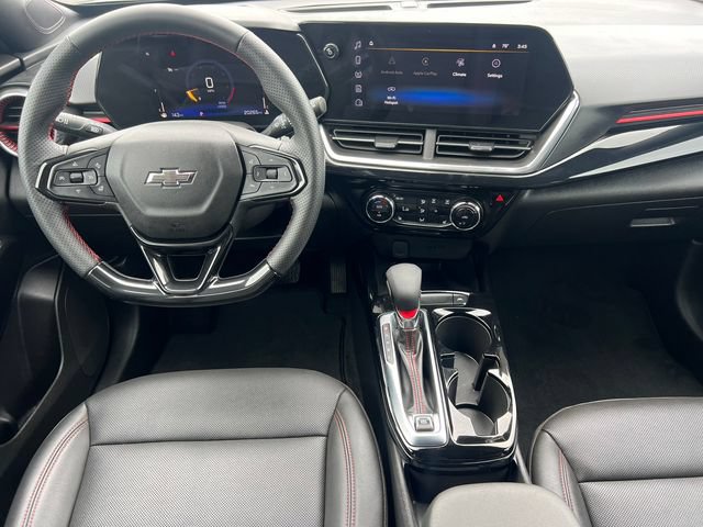Used 2024 Chevrolet Trax RS w/ Sunroof Package FWD image 3