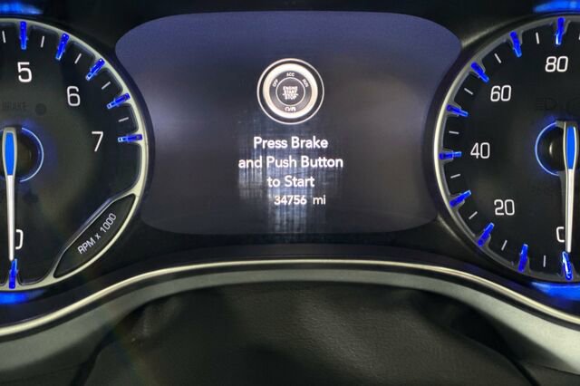 Certified 2025 Chrysler Pacifica Limited image 24