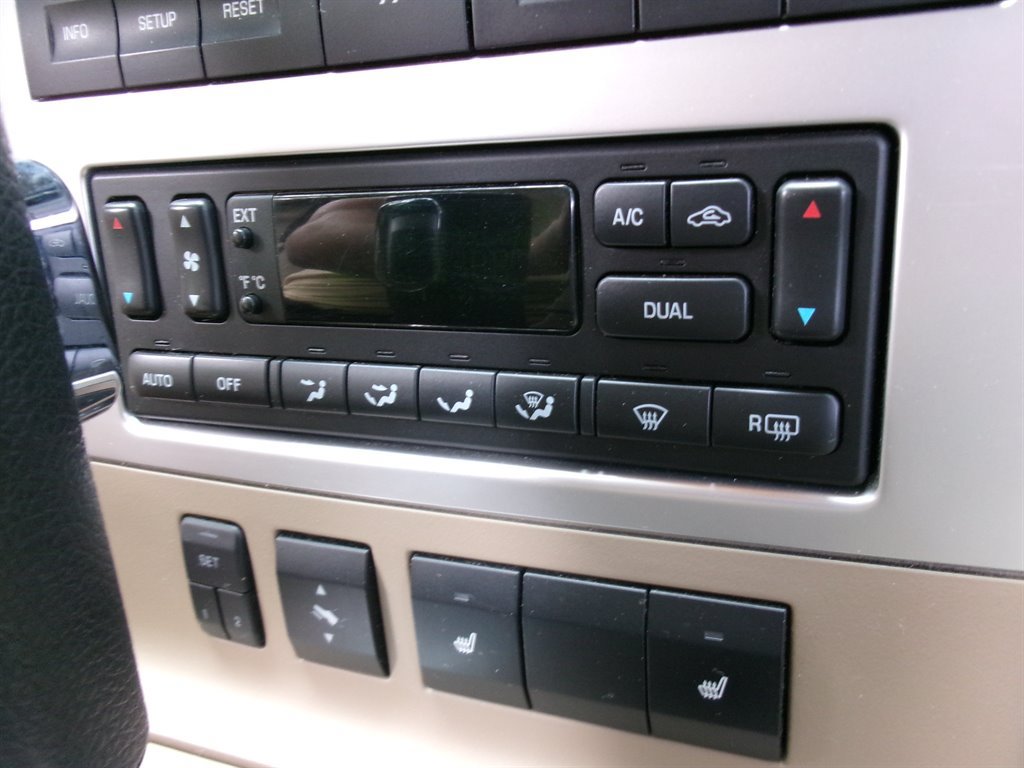 Used 2010 Mercury Mountaineer AWD image 37