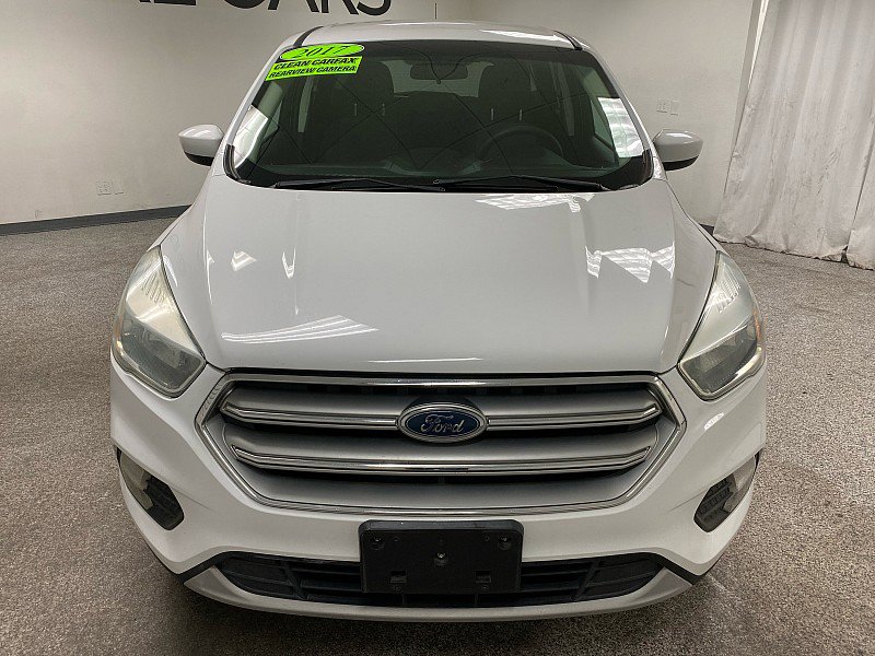 Used 2017 Ford Escape SE image 2