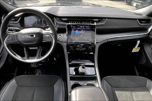 New 2025 Jeep Grand Cherokee L Altitude AWD/4WD image 6