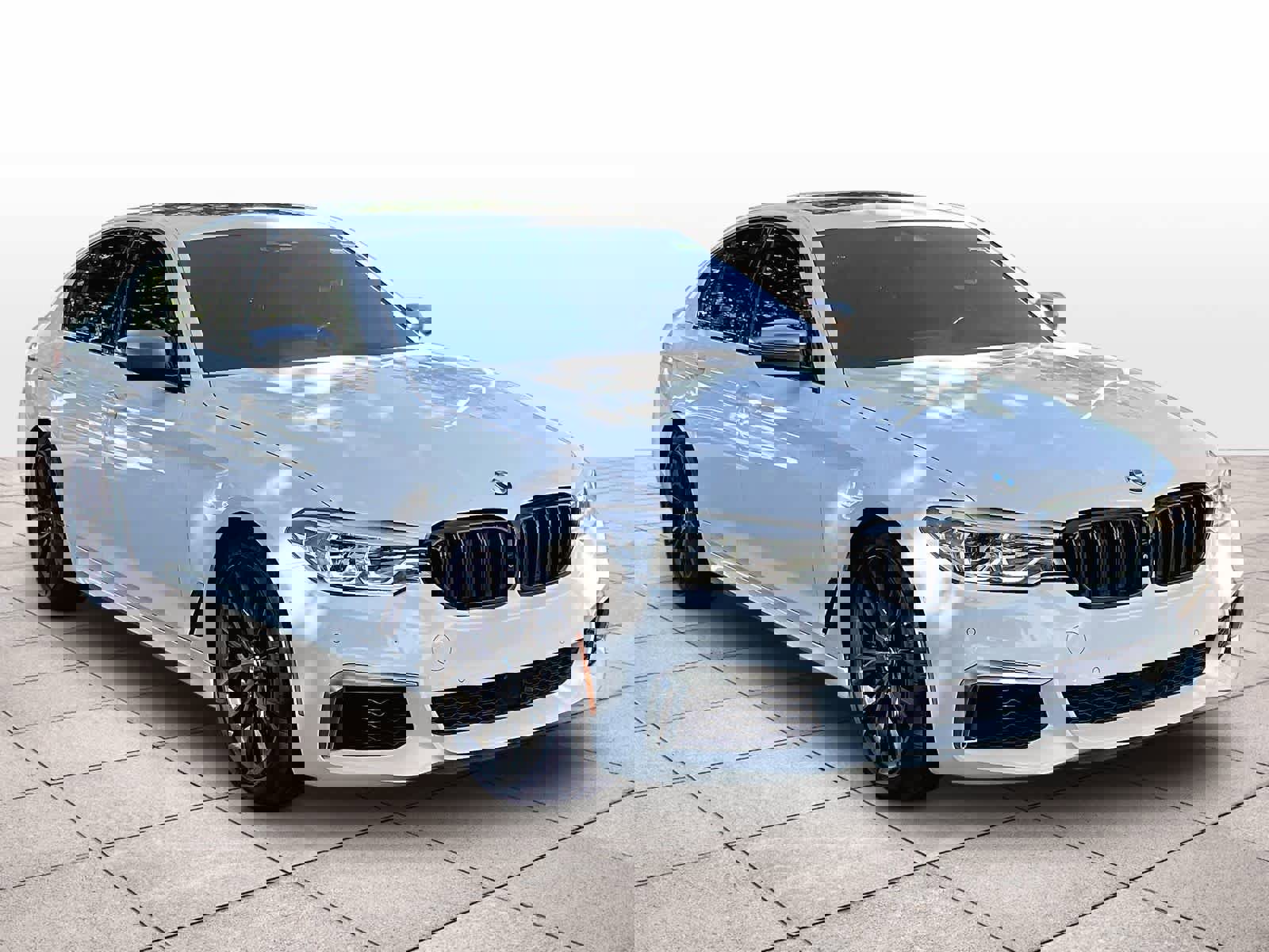 Used 2020 BMW M550i xDrive AWD/4WD image 2