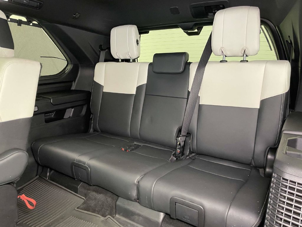 Used 2023 Toyota Sequoia Capstone AWD/4WD image 20