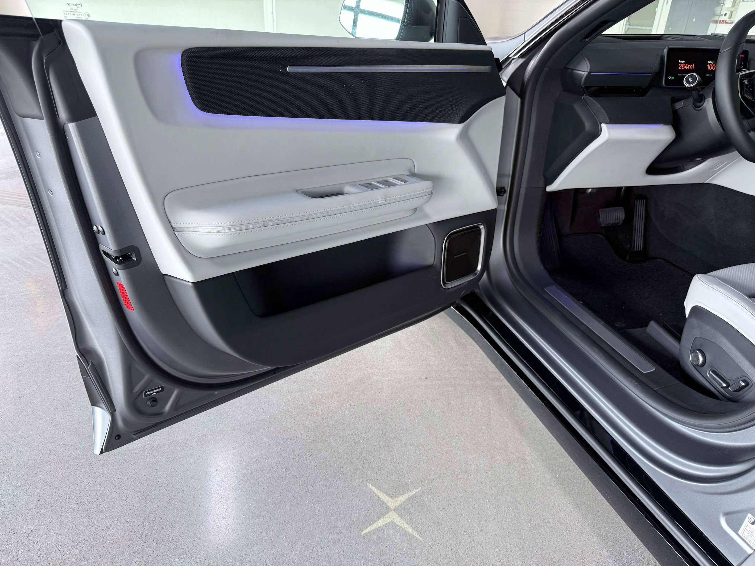 New 2026 Polestar Polestar 4 w/ Performance Pack AWD/4WD image 11
