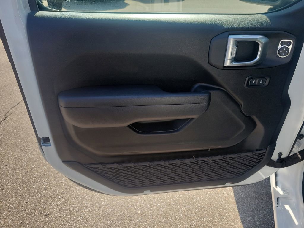 Used 2022 Jeep Wrangler Unlimited Sport AWD/4WD image 25