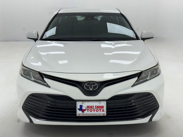 Used 2020 Toyota Camry LE image 3