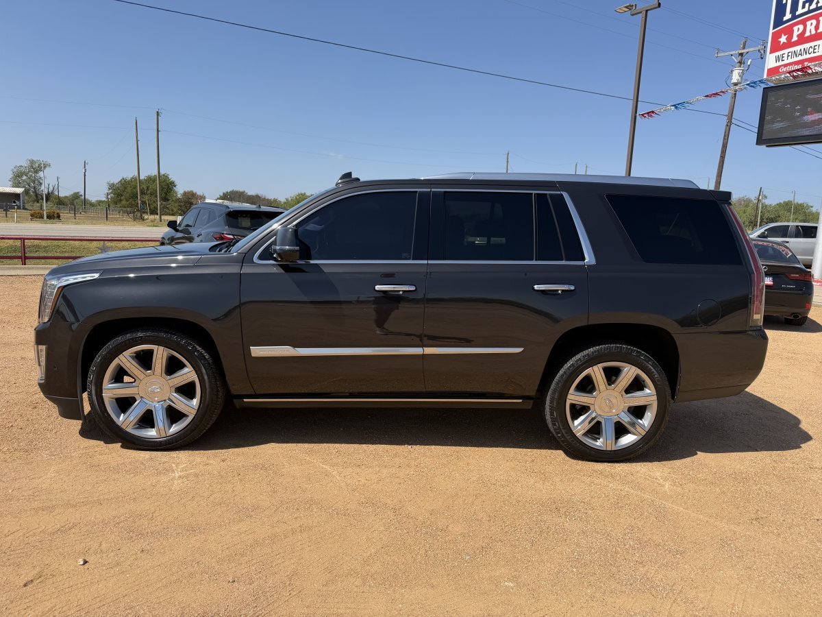Used 2019 Cadillac Escalade Premium Luxury AWD/4WD image 10