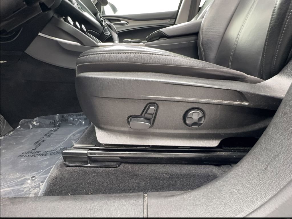 Used 2019 Alfa Romeo Stelvio Ti w/ Nero Edizione image 24