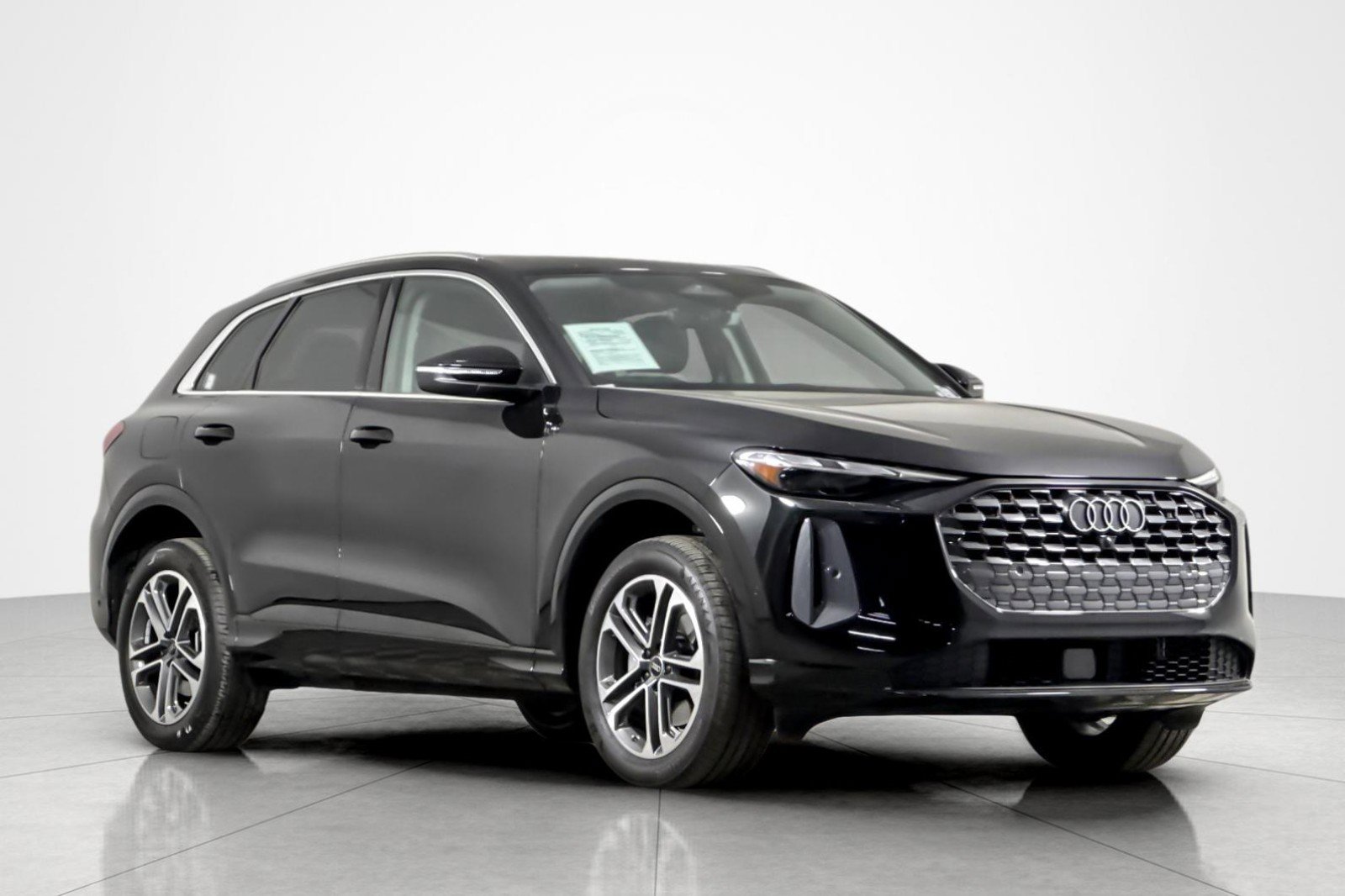 Used 2025 Audi Q5 Premium w/ 19" Wheel Package image 7