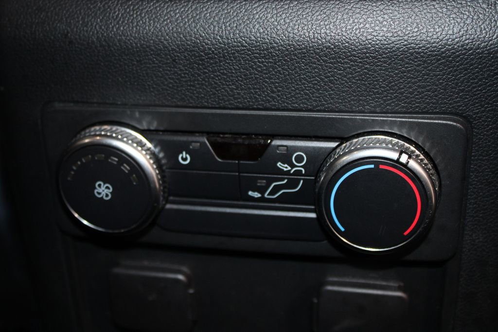 Used 2020 Ford Explorer 2WD image 33