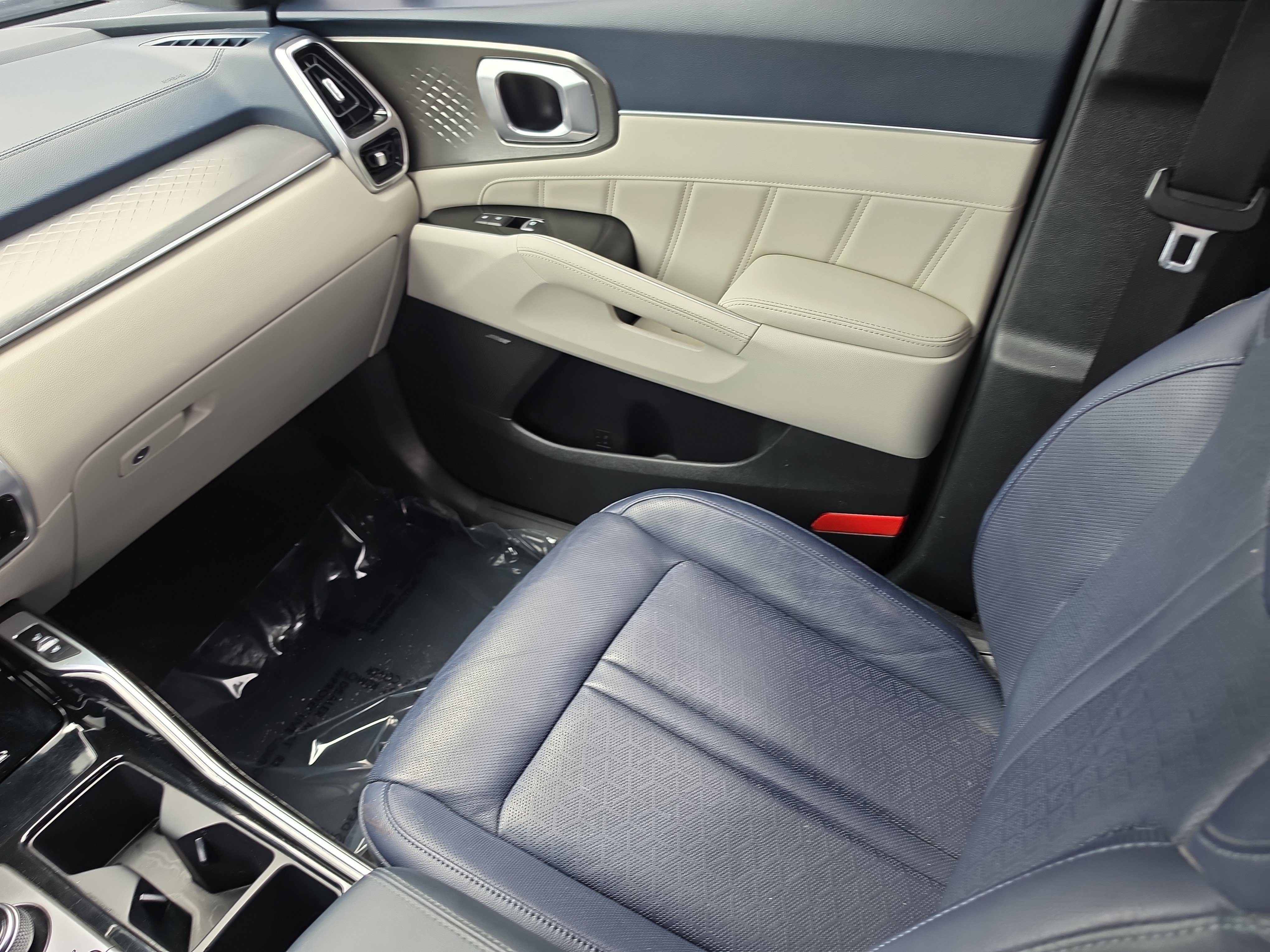 Certified 2022 Kia Sorento SX Prestige AWD/4WD image 16