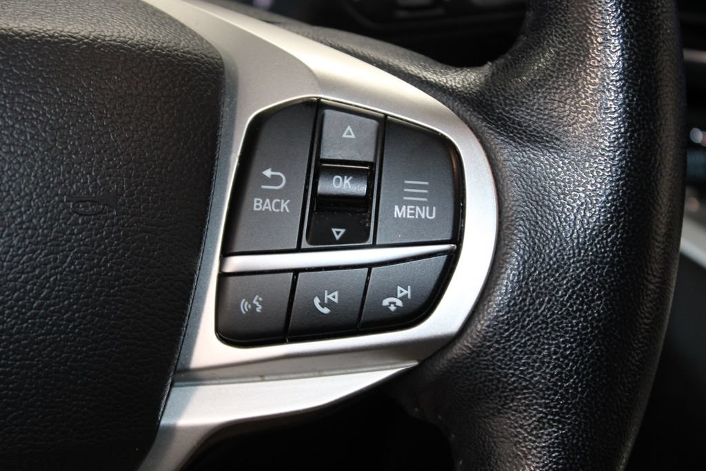 Used 2022 Ford Explorer XLT w/ Equipment Group 202A AWD/4WD image 39