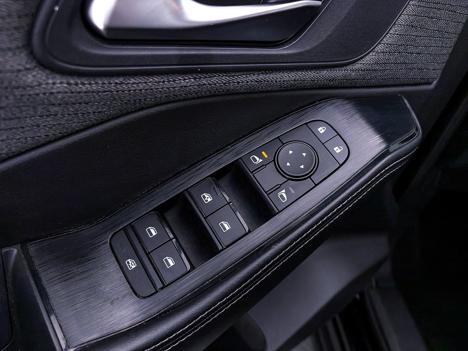 Used 2022 Nissan Rogue SV FWD image 17
