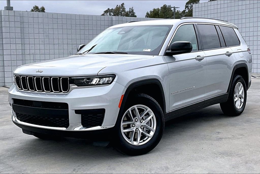New 2026 Jeep Grand Cherokee L 4WD image 2