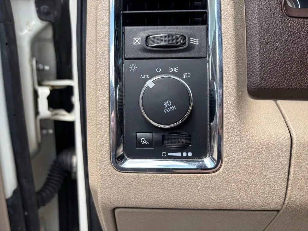 Used 2018 RAM 1500 Laramie Longhorn AWD/4WD image 13