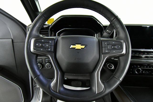 Used 2024 Chevrolet Silverado 3500 High Country w/ Technology Package image 2