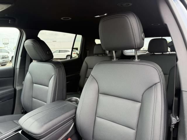 Used 2026 Chevrolet Traverse LT AWD/4WD image 12
