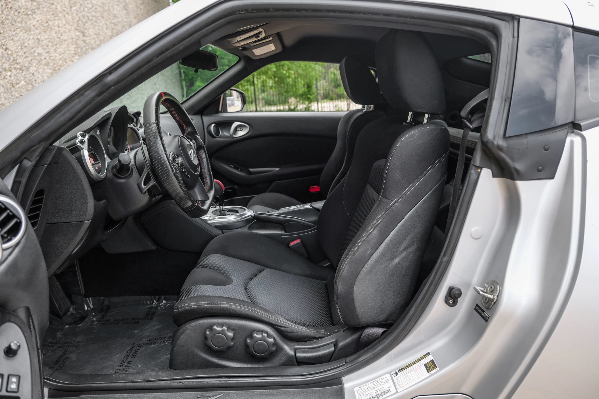 Used 2014 Nissan 370Z Coupe RWD image 24